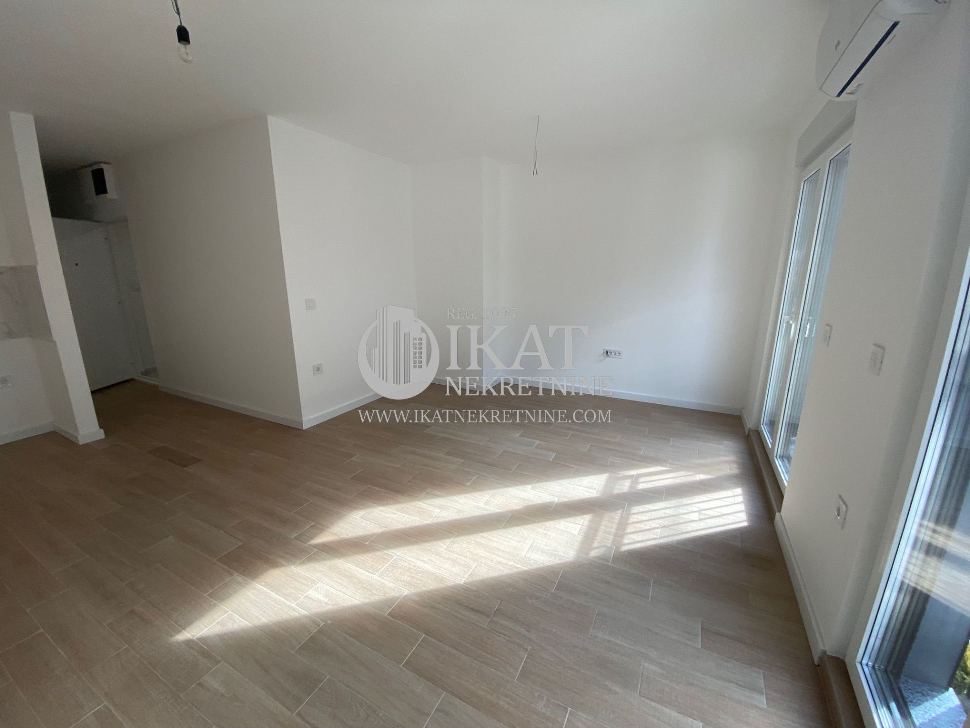 Aviv park, novogradnja, dvoiposoban, 60m2, sa dvorštem ID#3069