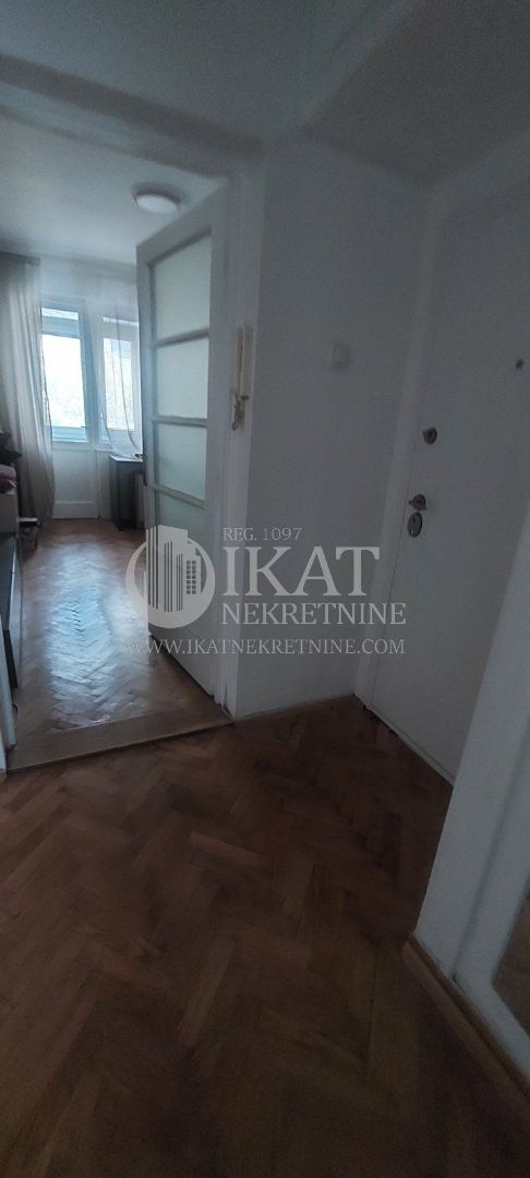 Voždovac, Vojvode Stepe, 70m2 + terasa ID#3849