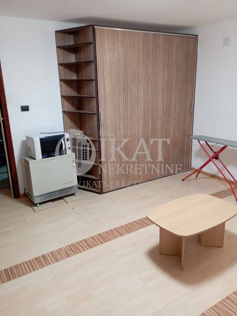 Odlična lokacija, Dorćol, 30m2, renoviran ID#3857