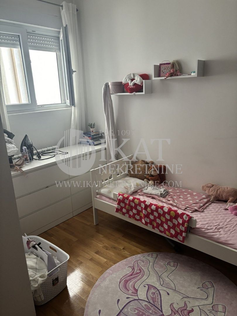 Zemun, Novogradska, 2.0, 62m2, Adaptibilan ID#3864