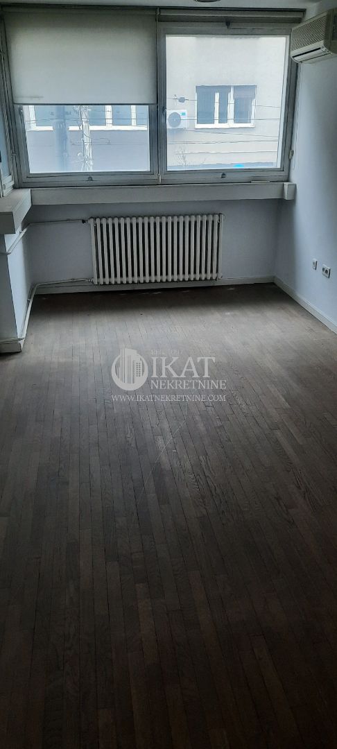 Vračar, poslovni prostor 350m2 na korak od Tašmajdana i Slavije ID#4027